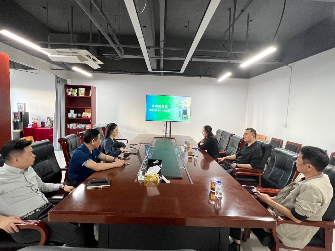 崇川區(qū)殘聯(lián)領(lǐng)導蒞臨我司視察指導